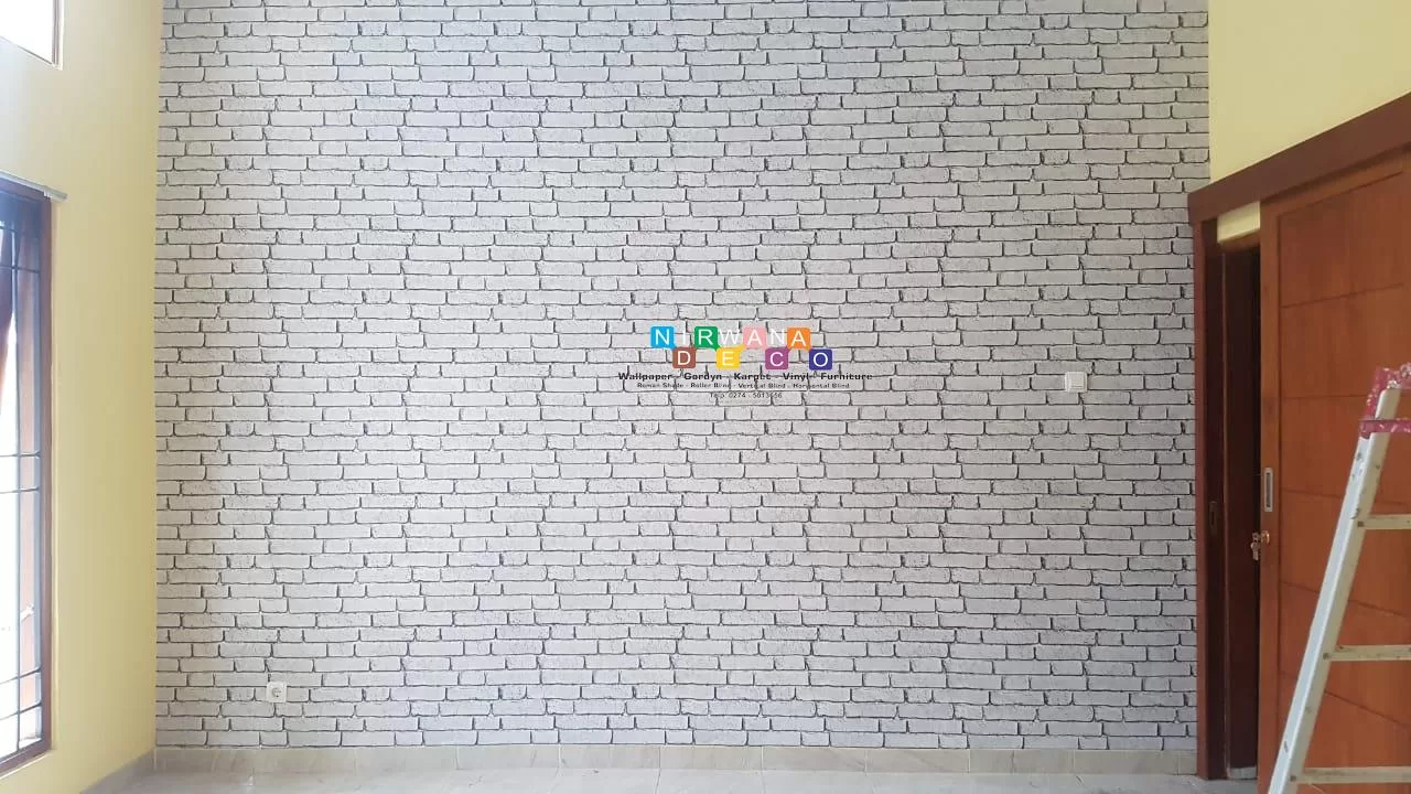 Pemasangan Wallpaper Di Jalan Kalimantan, Purwosari, Sinduadi, Mlati, Sleman, Yogyakarta