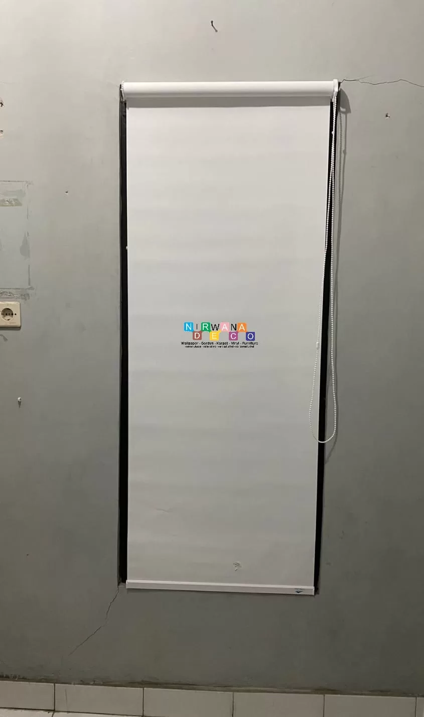 Pemasangan Roller Blind Di Sewon