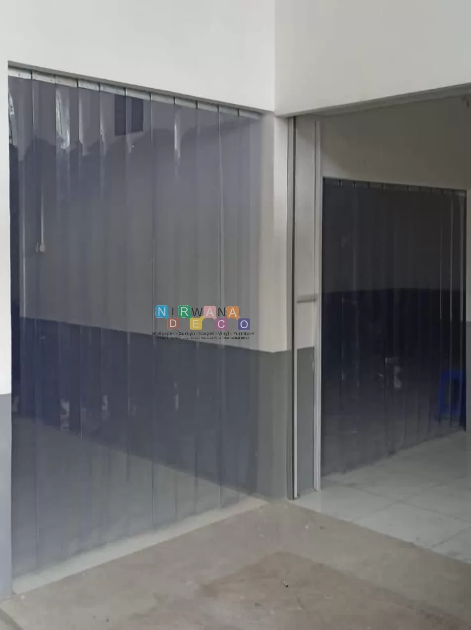 Pemasangan Tirai PVC Di CV Karya Rasa, Sleman