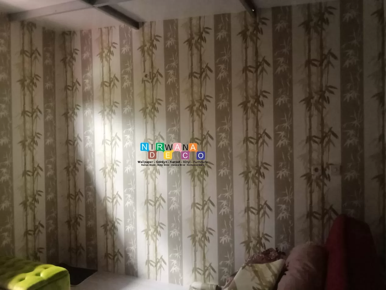 Proyek Pemasangan Wallpaper Di Wirogunan