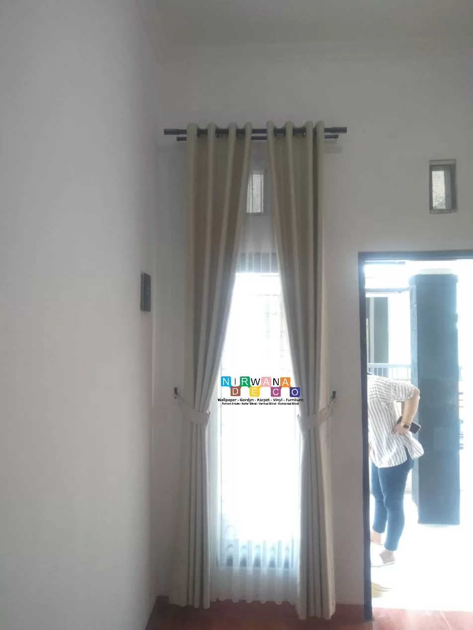 Pemasangan Gorden Di Kwarasan