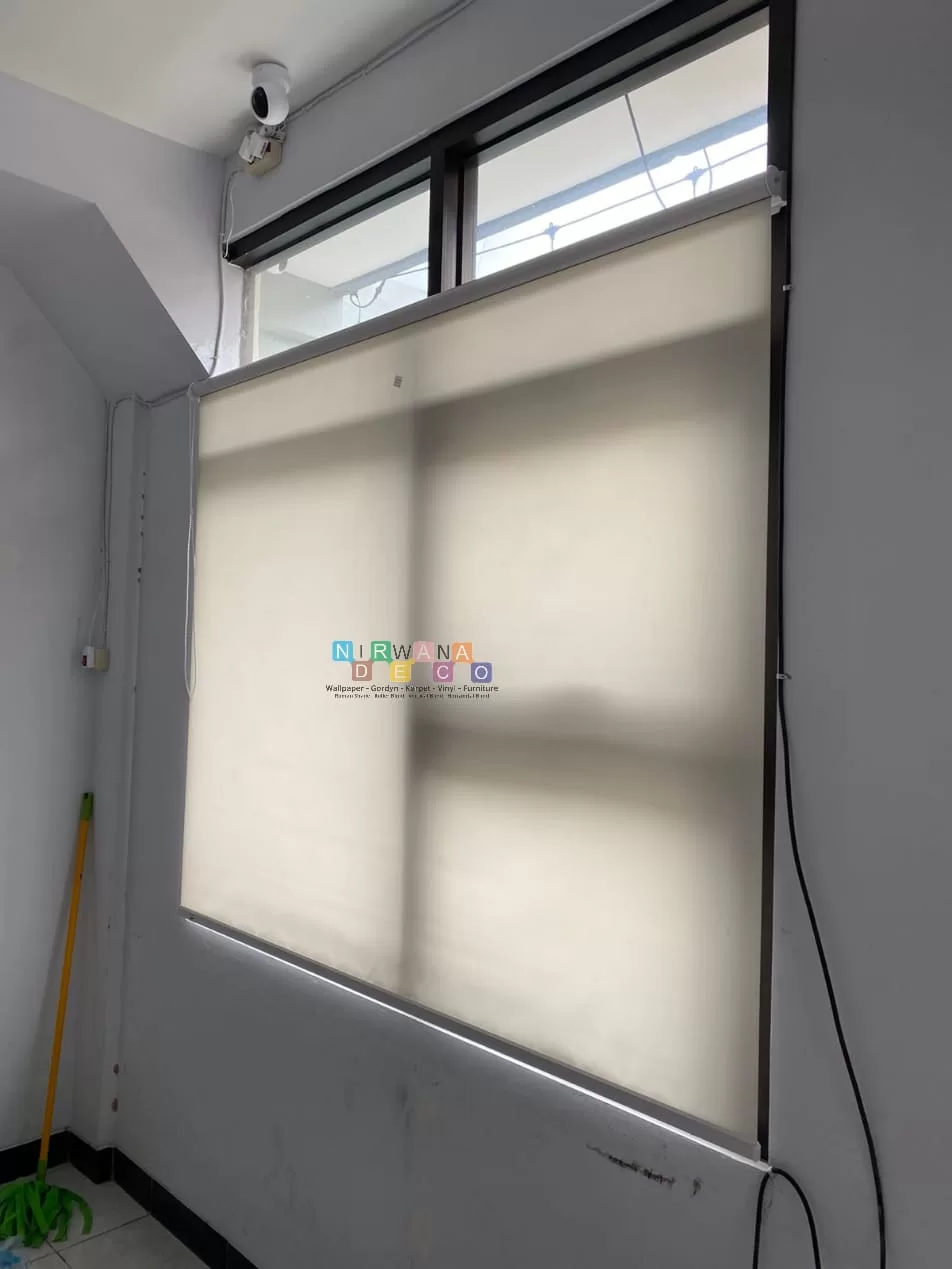 Pemasangan Roller Blind Di Saskara Kost, Gejayan