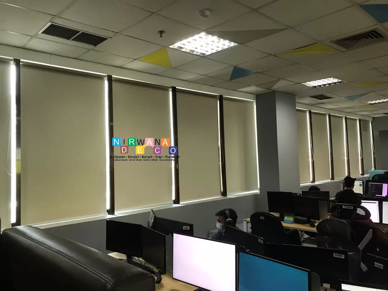 Pemasangan Roller Blind Di PT Gameloft
