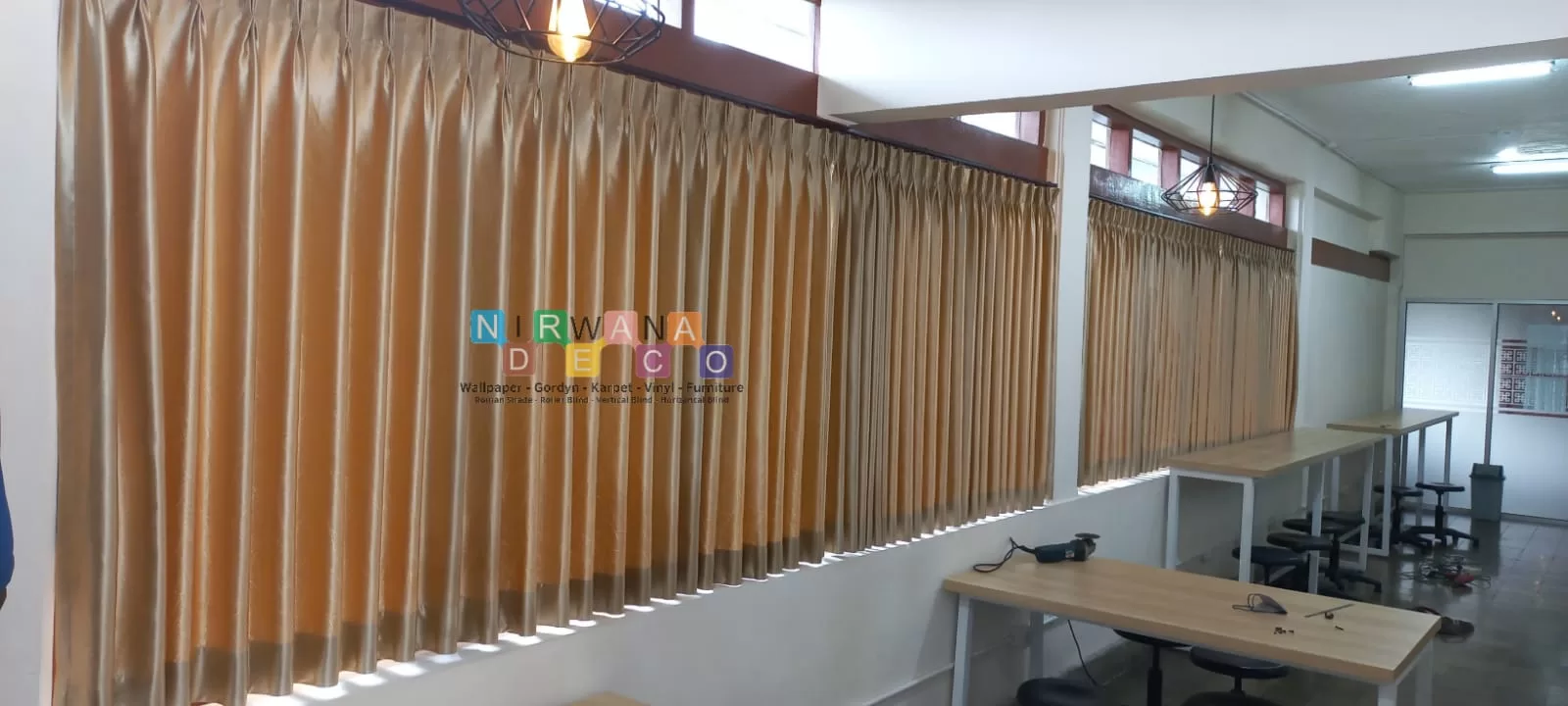 Pemasangan Gorden Di Dept Teknologi Kebumian UGM