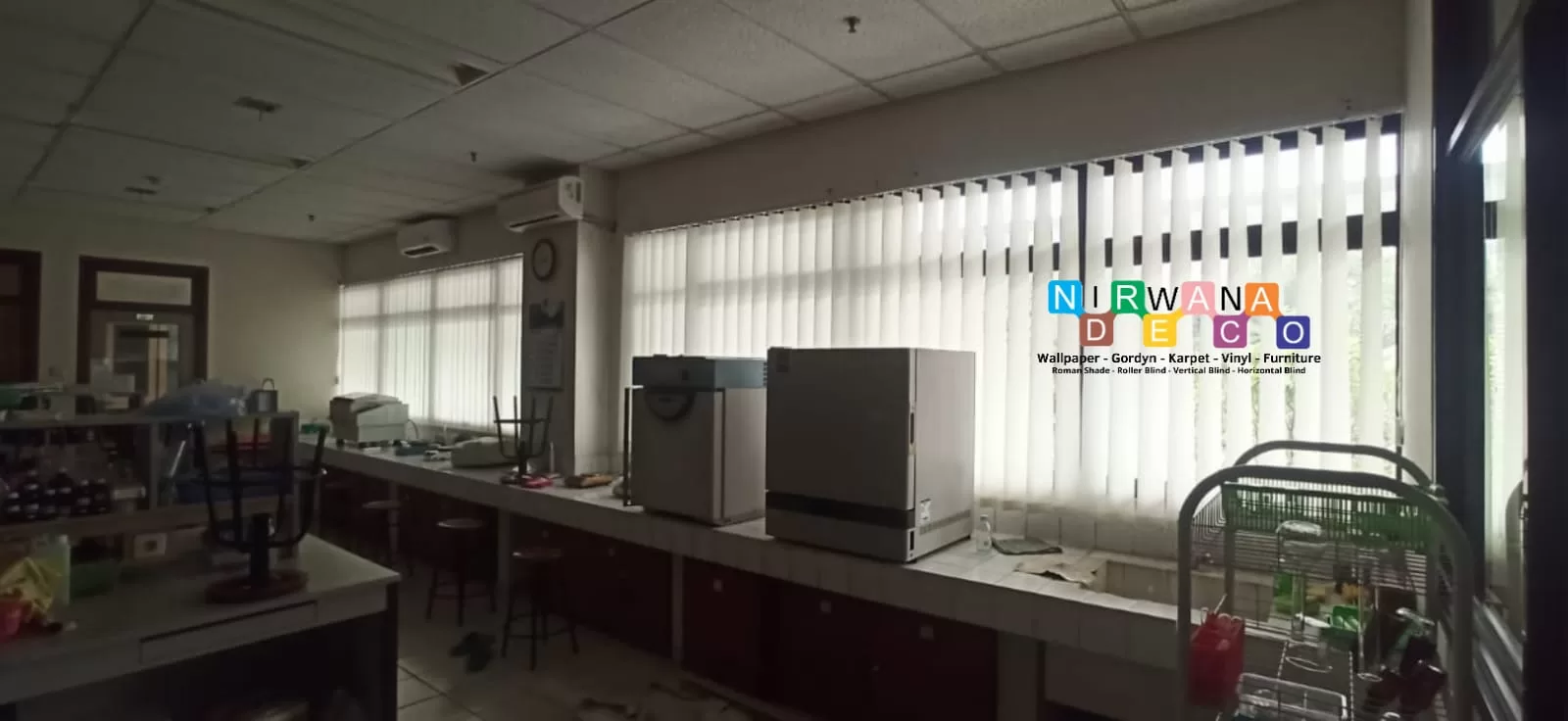 Pemasangan Vertical Blind Di Fakultas Teknologi Pertanian UGM