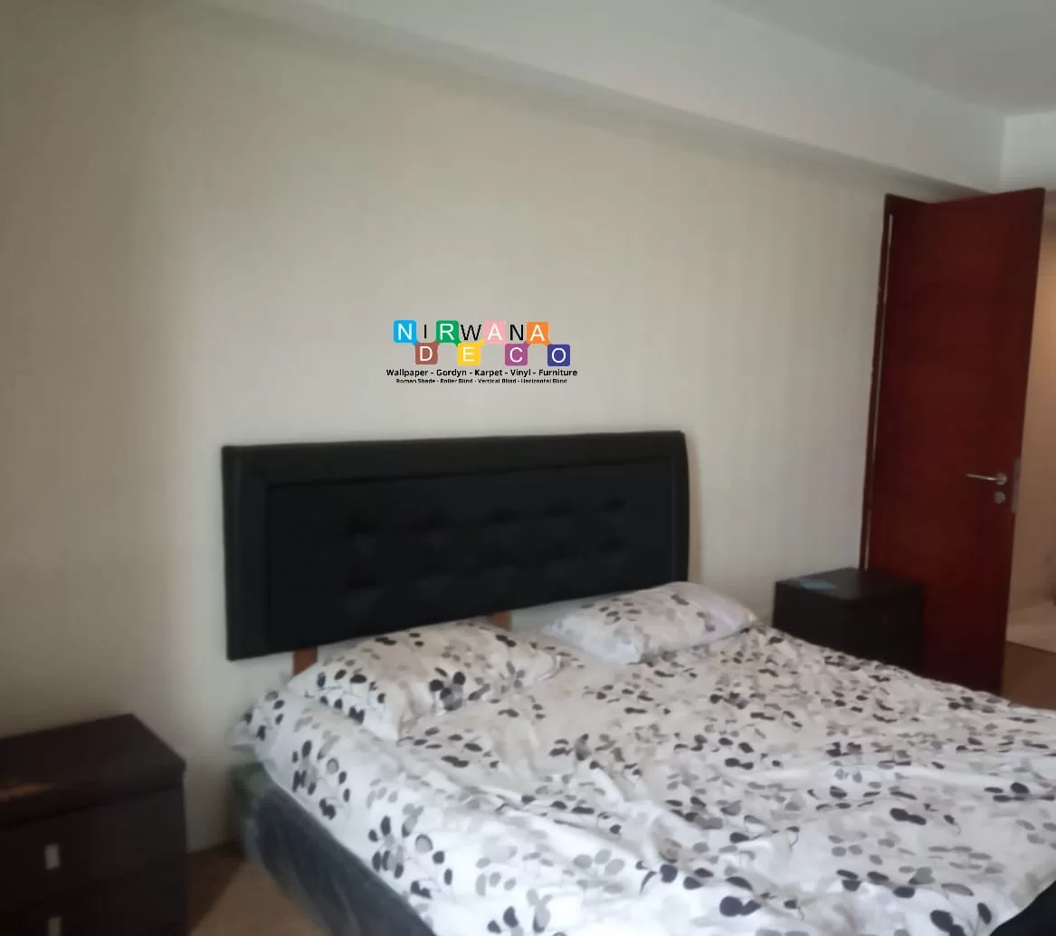 Proyek Pemasangan Wallpaper Di Apartement Alana