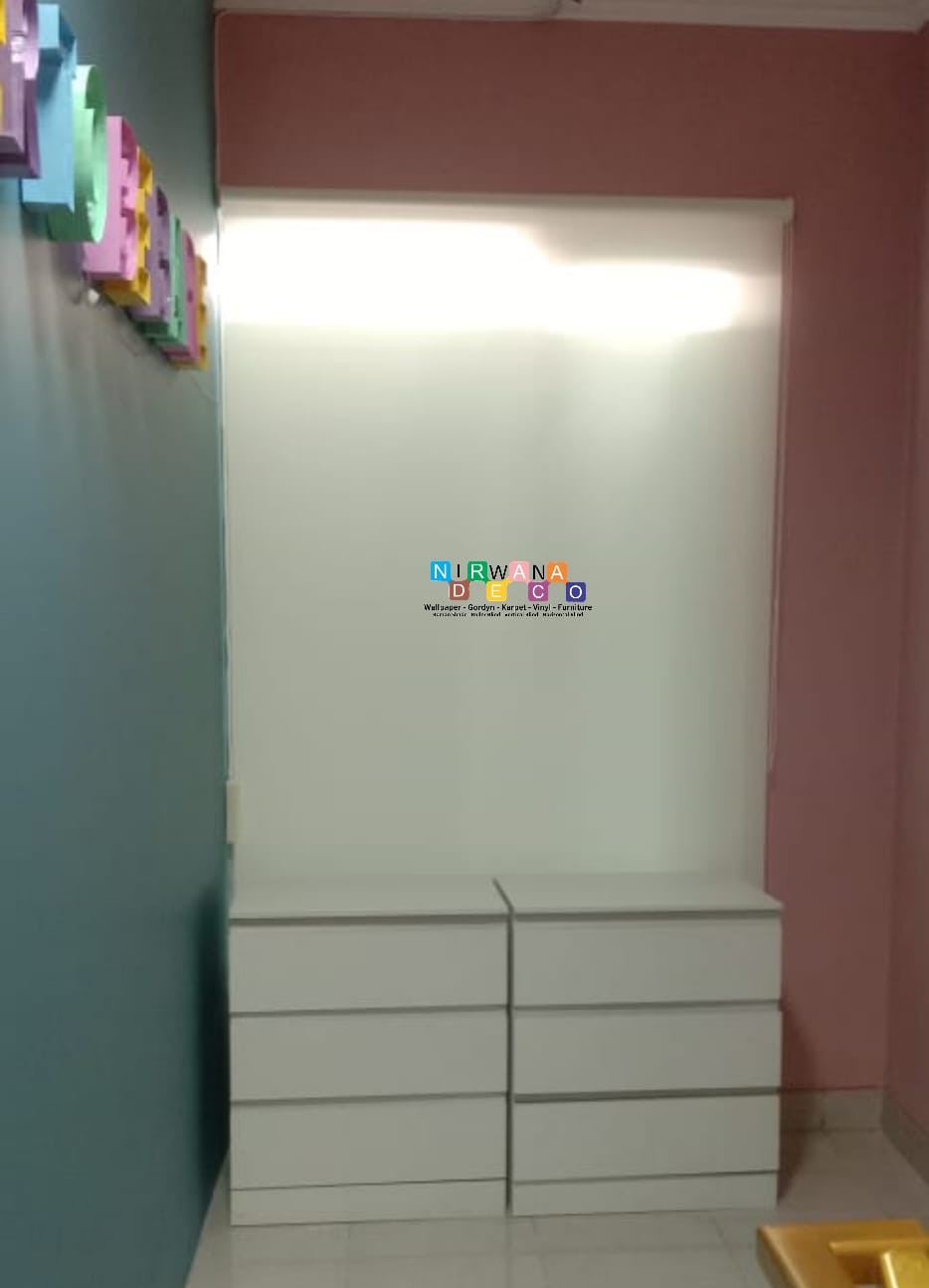 Pemasangan Roller Blind Di Bear The Nails, Yogyakarta Nirwana Deco