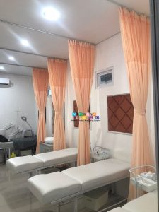 Pemasangan Gorden Di Savya Aesthetic Clinic