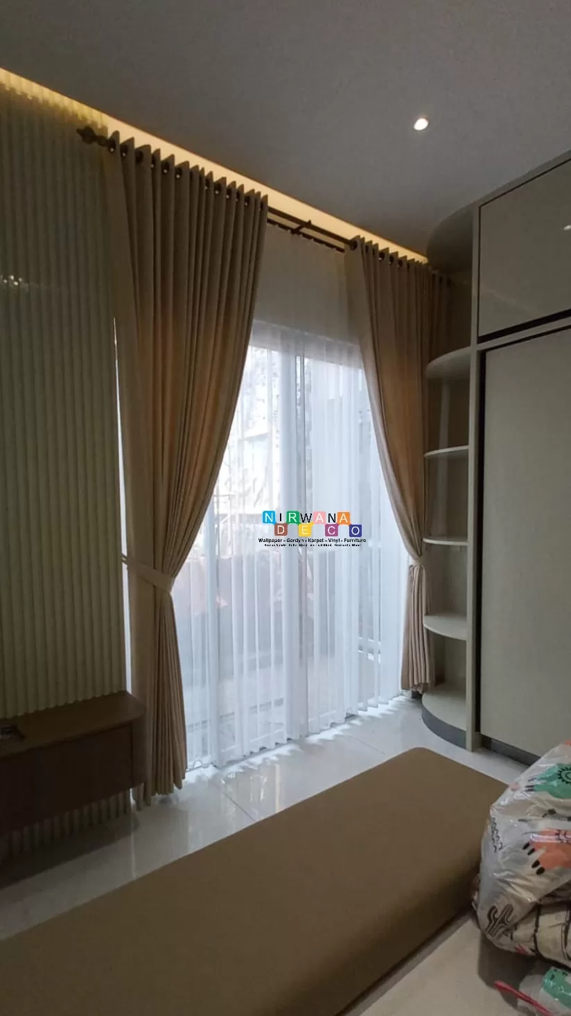 Pemasangan Gorden Di Jalan Damai