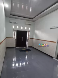 Pemasangan Wallpaper Di Pastika Hijaudamai Anggajaya Residence