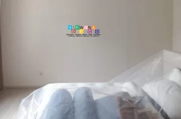 Pemasangan Wallpaper Di Hyarta Residence