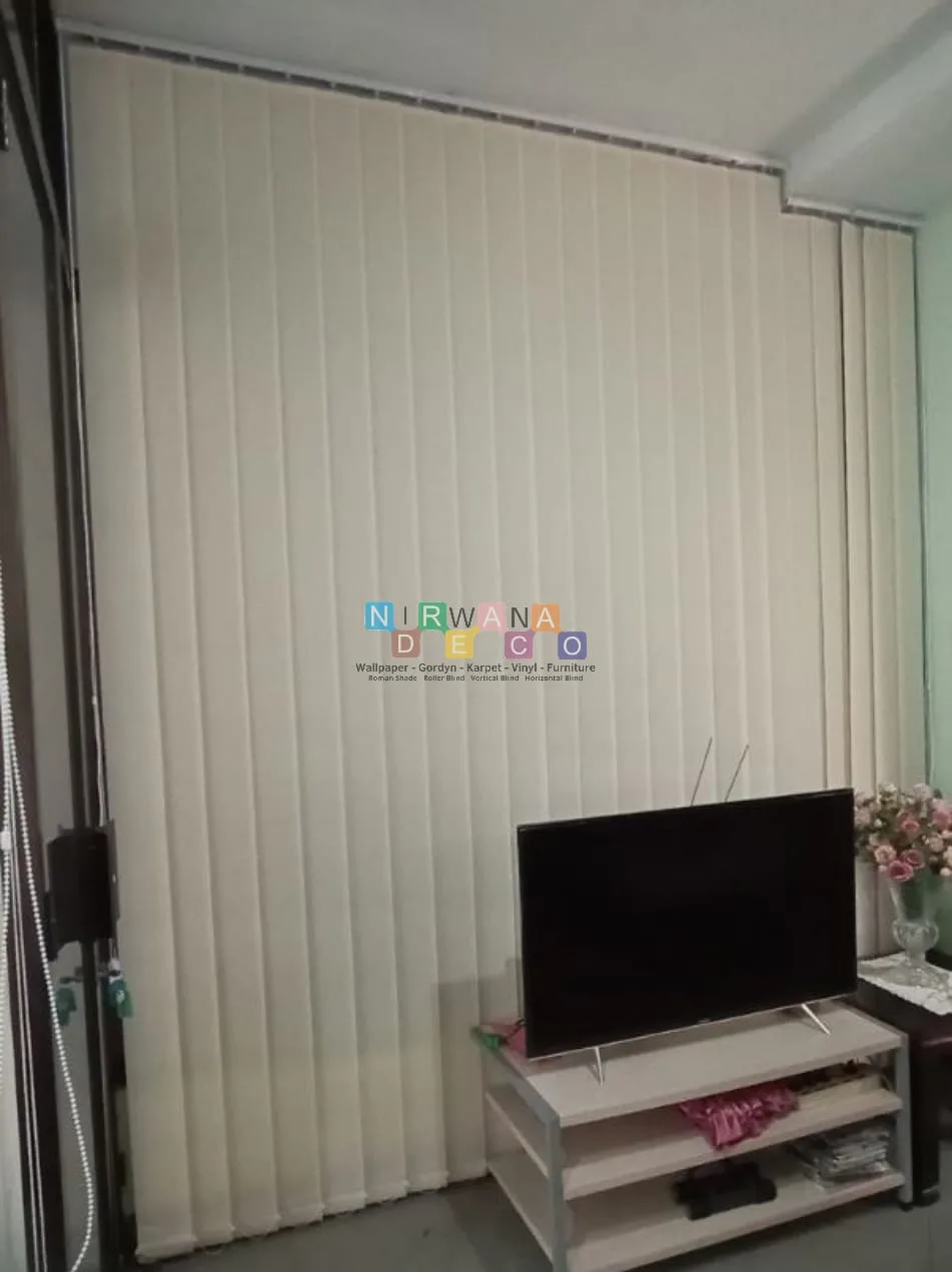 Pemasangan Vertical Blind Di Perum Griya Sawit Sari, Depok, Sleman