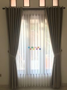 Pemasangan Gorden Di Ndalem Soeratin Guesthouse, Jetis, Yogyakarta