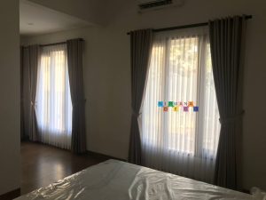 Pemasangan Gorden Di Ndalem Soeratin Guesthouse, Jetis, Yogyakarta