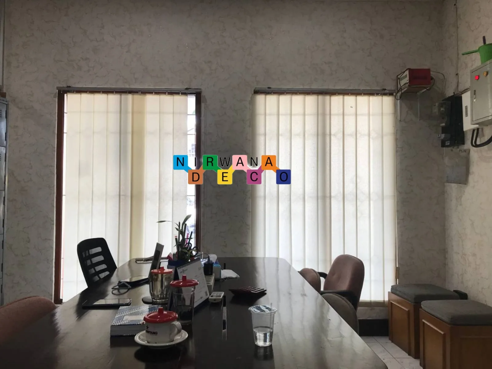 Pemasangan Wallpaper Di Kantor Asuransi Bintang, Yogyakarta