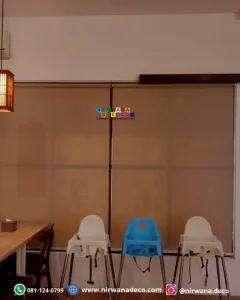 Roller Blinds merupakan salah satu elemen penutup jendela