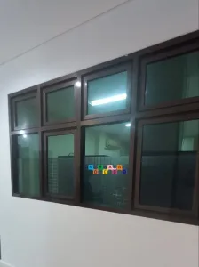 Pemasangan Sticker Sandblast Di Stikes Jendral Achmad Yani