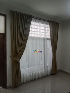 Proyek pemasangan gorden di Jalan Sulawesi