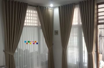 Proyek pemasangan gorden di Jalan Sulawesi