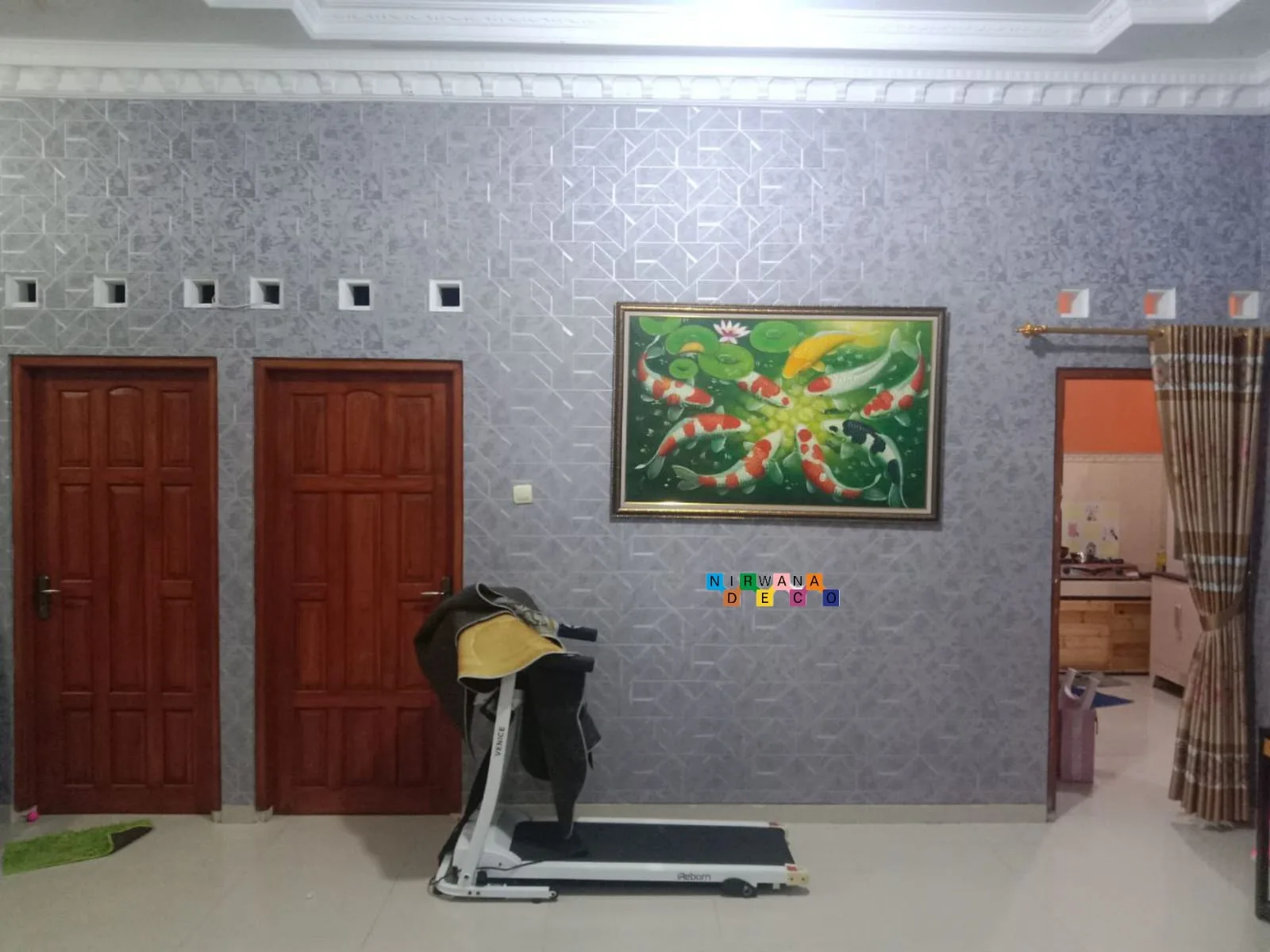 Proyek Pemasangan Wallpaper Di Jalan Pakel Baru