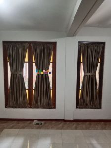 Pemasangan Gorden Di Jalan Beo