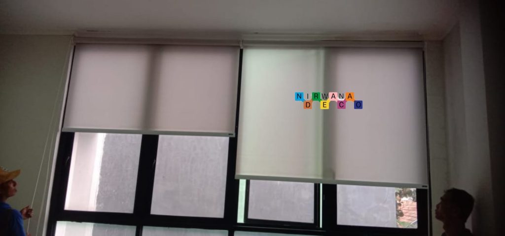 Pemasangan Roller Blinds Di Lempongsari