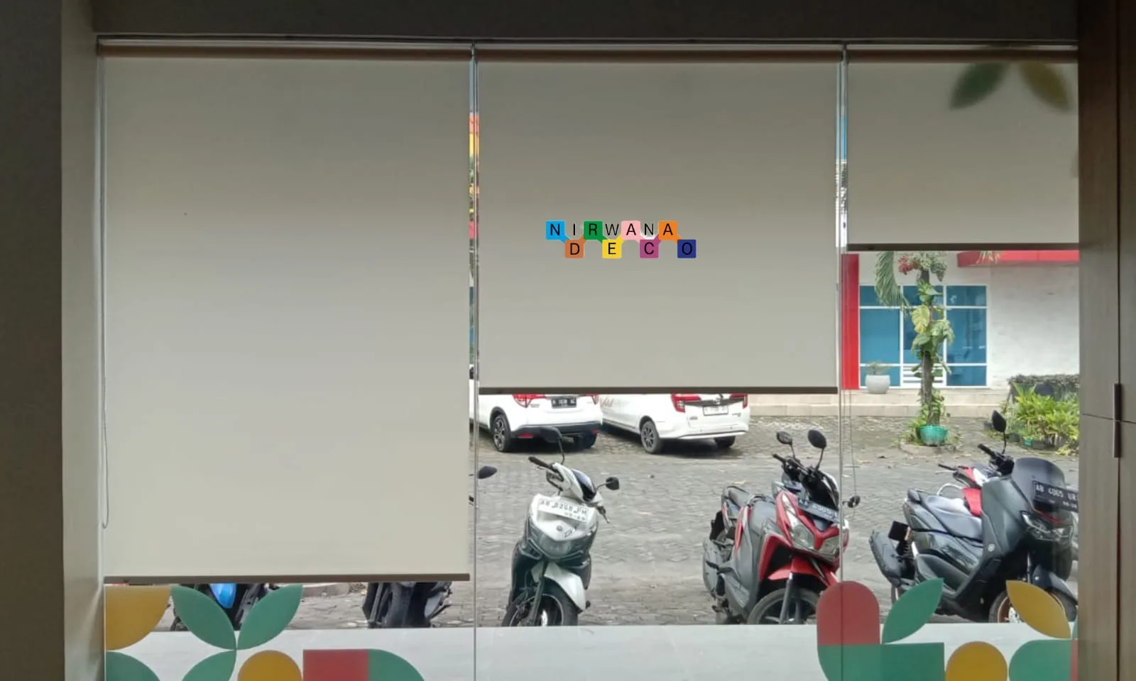 Pemasangan Roller Blinds Di CV Prospek Mitra Abadi