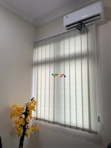 Pemasangan Vertical Blinds Di RSPAU Hardjolukito