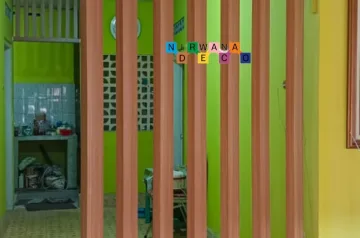 Pemasangan Kisi Kisi Di Ngampilan -  Kali ini Nirwana Deco melakukan pemasangan Kisi Kisi WPC Di Ngampilan, Yogyakarta. Kisi Kisi merupakan elemen intertiot yang berbahankan WPC yang di pasangkan secara berdiri atau vertical dengan jarak tertentu sehingga membentuk celah celah.