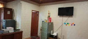 Pemasangan Wallpaper Di Kantor DPRD - Wallpaper dinding merupakan kertas hiasan dinding yang biasanya di aplikasikan kepada dinding ruangan.