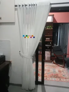 Pemasangan Vitrage Di Jalan Palagan - Vitrage merupakan kain tipis transpart yang biasanya di gunakan sebagai pelapis kain gorden tebal. Vitrage ini tidak hanya sebagai pelengkap namun vitrage juga berfungsi sebagai membatasi privasi yang ada di dalam ruangan