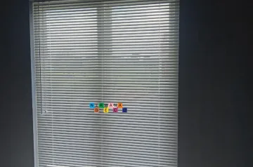 Pemasangan Horizontal Blinds Di Jalan Magelang - Horizontal Blind adalah salah satu dari jenis tirai yang paling populer di lingkungan masyarakat. Produk tirai seperti ini biasanya di pasangkan pada jendela ruang rumah.