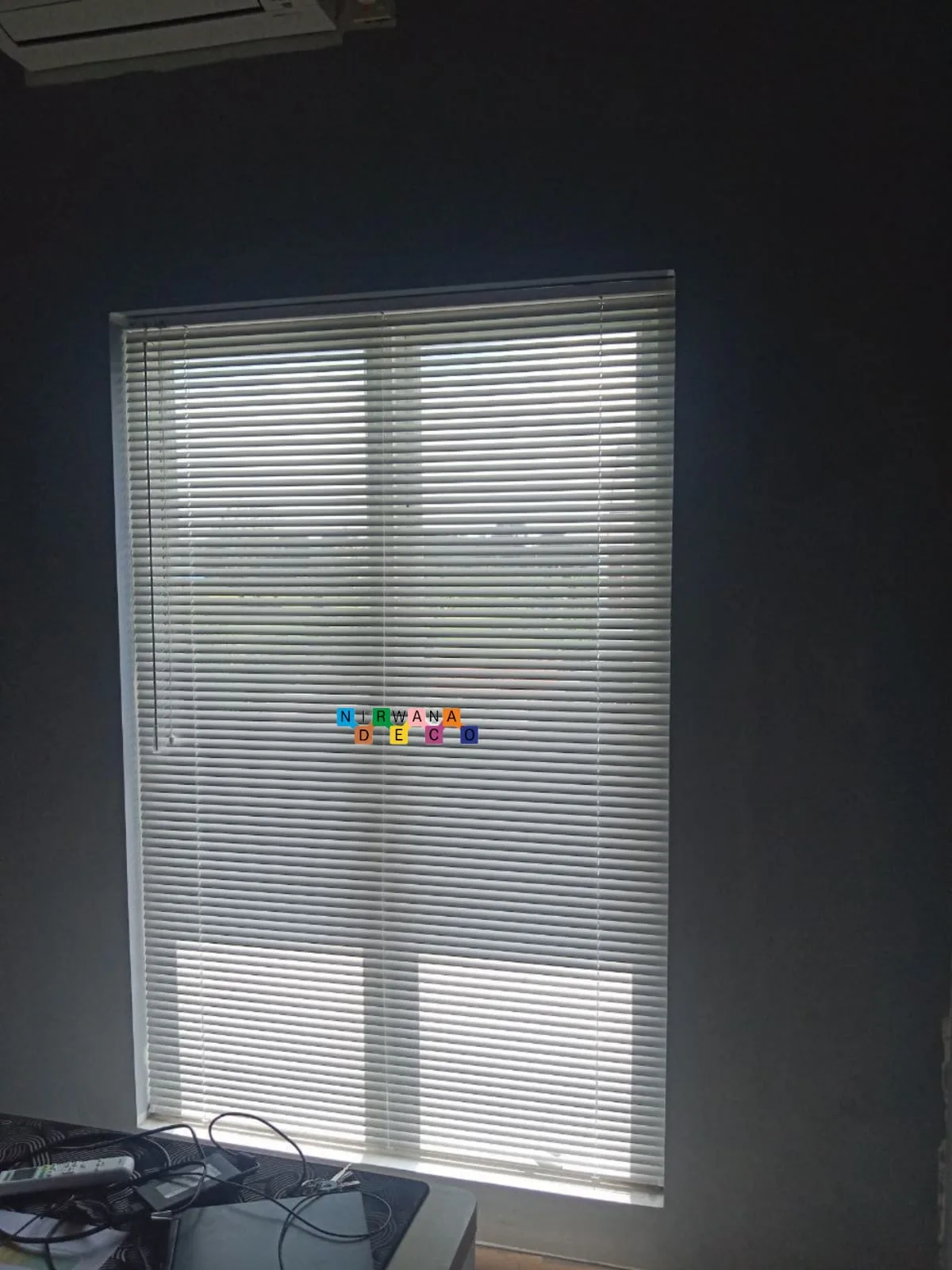 Pemasangan Horizontal Blinds Di Jalan Magelang - Horizontal Blind adalah salah satu dari jenis tirai yang paling populer di lingkungan masyarakat. Produk tirai seperti ini biasanya di pasangkan pada jendela ruang rumah.