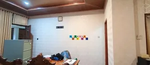 Pemasangan Wallpaper Di Kantor DPRD Bantul - Wallpaper dinding merupakan pelengkap dekorasi dinding yang di gunakan untuk menutupi dan menghiasi permukaan dinding, Memberikan pola dan warna pada ruangan. Kali ini Nirwana Deco kembali melakukan pemasangan di Kantor DPRD Bantul.