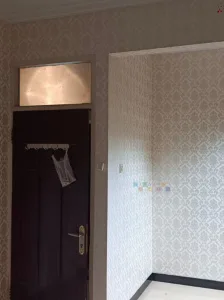 Pemasangan Wallpaper Di Jambidan - Wallpaper dinding merupakan material kertas dekoratif yang biasanya digunakan untuk menutupi permukaan dinding. Wallpaper ini memberikan kesan pola dan warna yang berbeda untuk dinding ruangan. Kali ini Nirwana Deco kembali melakukan pemasangan wallpaper di Jambidan, Bantul.
