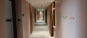 Pemasangan Wallpaper Di Hotel Aston Gejayan, Yogyakarta