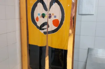 Pemasangan Tirai PVC Di Genki Shushi TP4, Surabaya