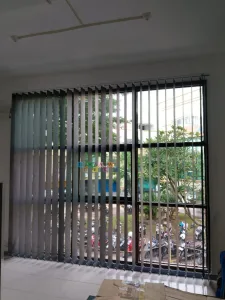 Pemasangan Vertical Blinds Di Ruko Plaza Segi, Sukomanunggal, Surabaya