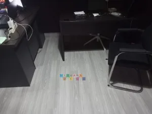 Pemasangan Vinyl Di PT Putra Cahaya Packing, Bubutan, Surabaya, Jawa Timur