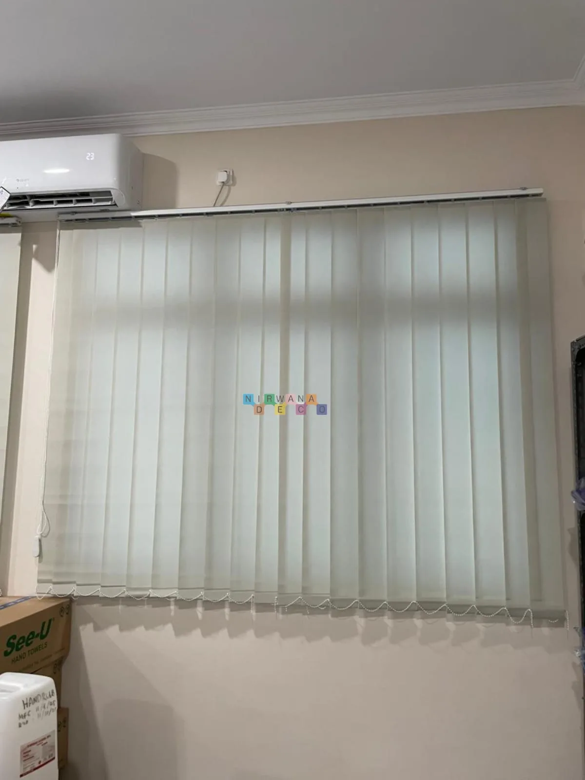 Pemasangan Vertical Blinds Di Gedung B Rumah Sakit Hardjolukito, Yogyakarta