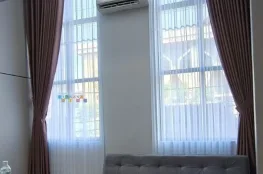 Pemasangan Gorden Di SMP Muhammadiyah 2, Yogyakarta