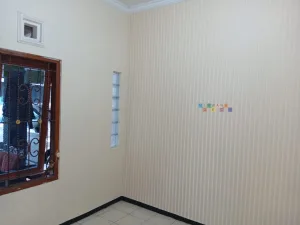Proyek Pemasangan Wallpaper Di Puri Ambarketawang Permai, Gamping, Sleman