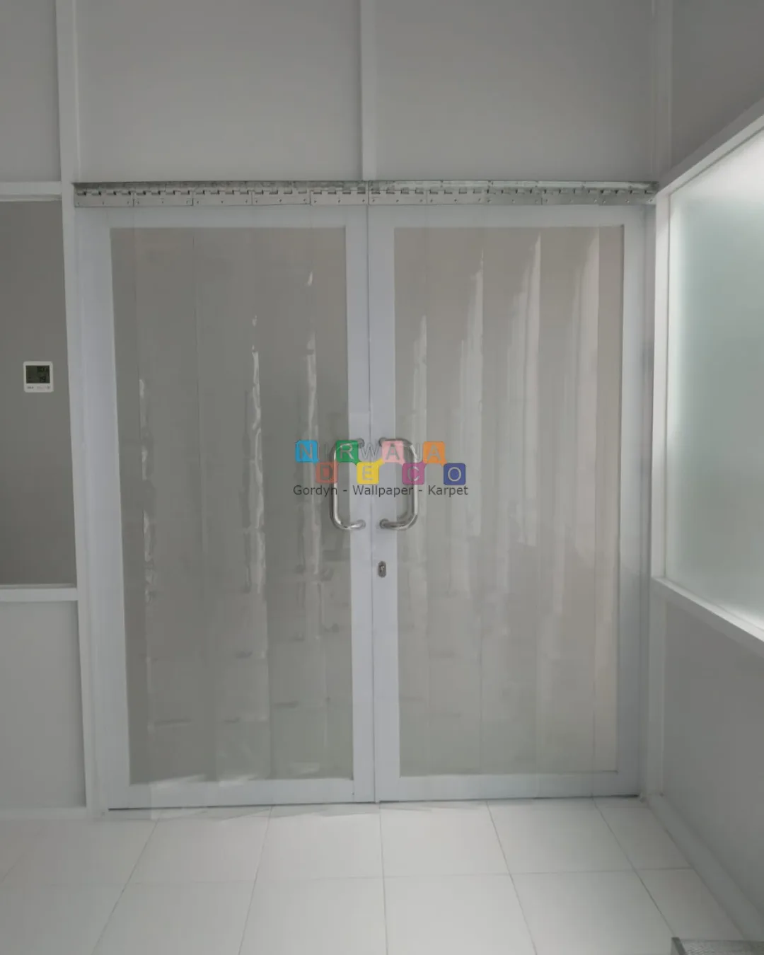 Pemasangan Tirai PVC di Gudang Margomulyo Surabaya oleh Nirwana Deco Surabaya