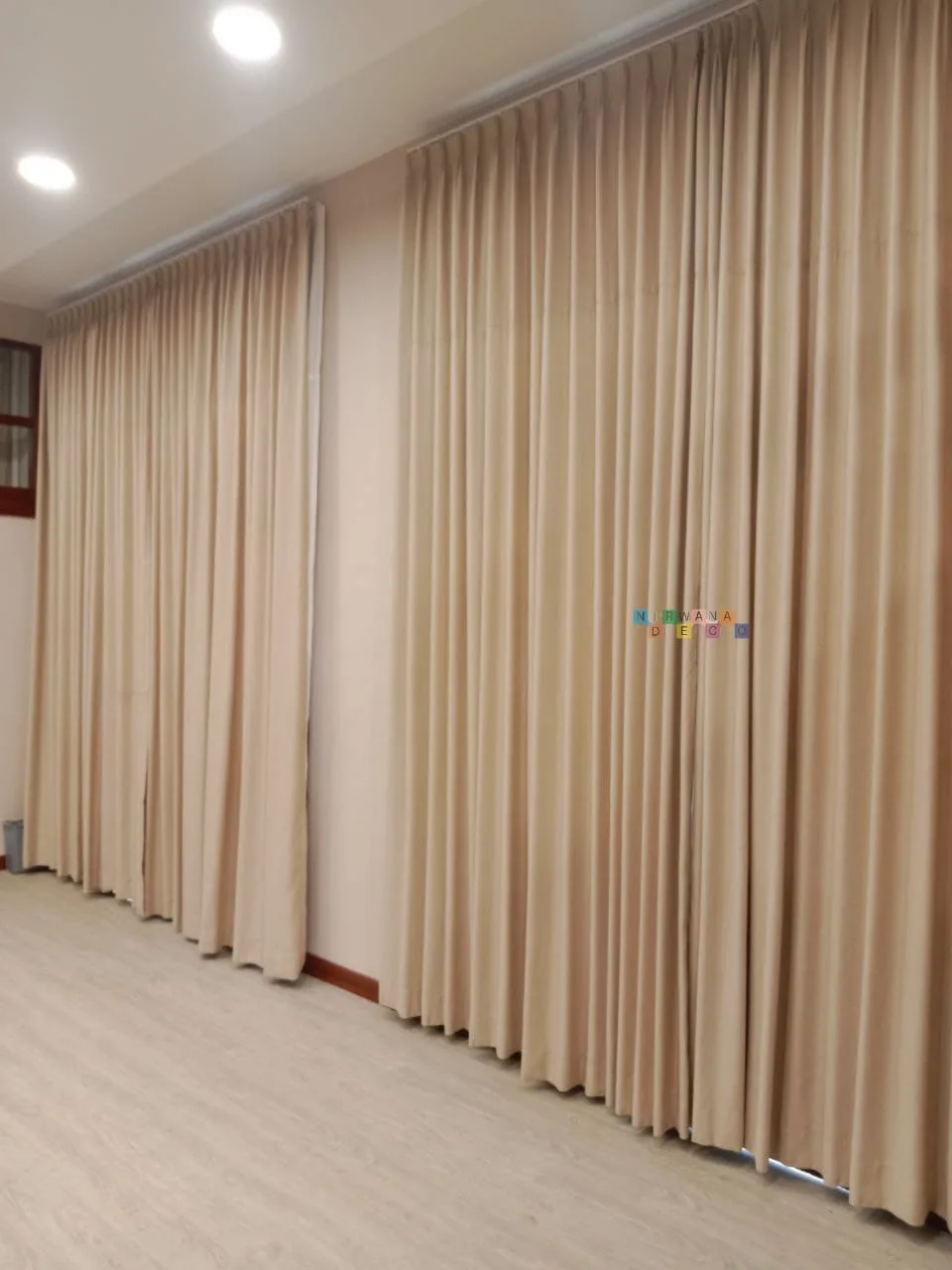 Proyek Pemasangan Gorden Di Gedung Pusat UGM, Yogyakarta