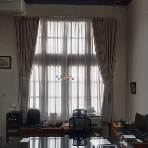 Proyek Pemasangan Gorden Di Kantor Pusat Universitas Gadjah Mada, Yogyakarta