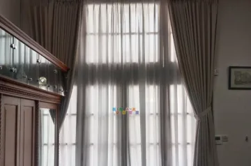 Proyek Pemasangan Gorden Di Kantor Pusat Universitas Gadjah Mada, Yogyakarta