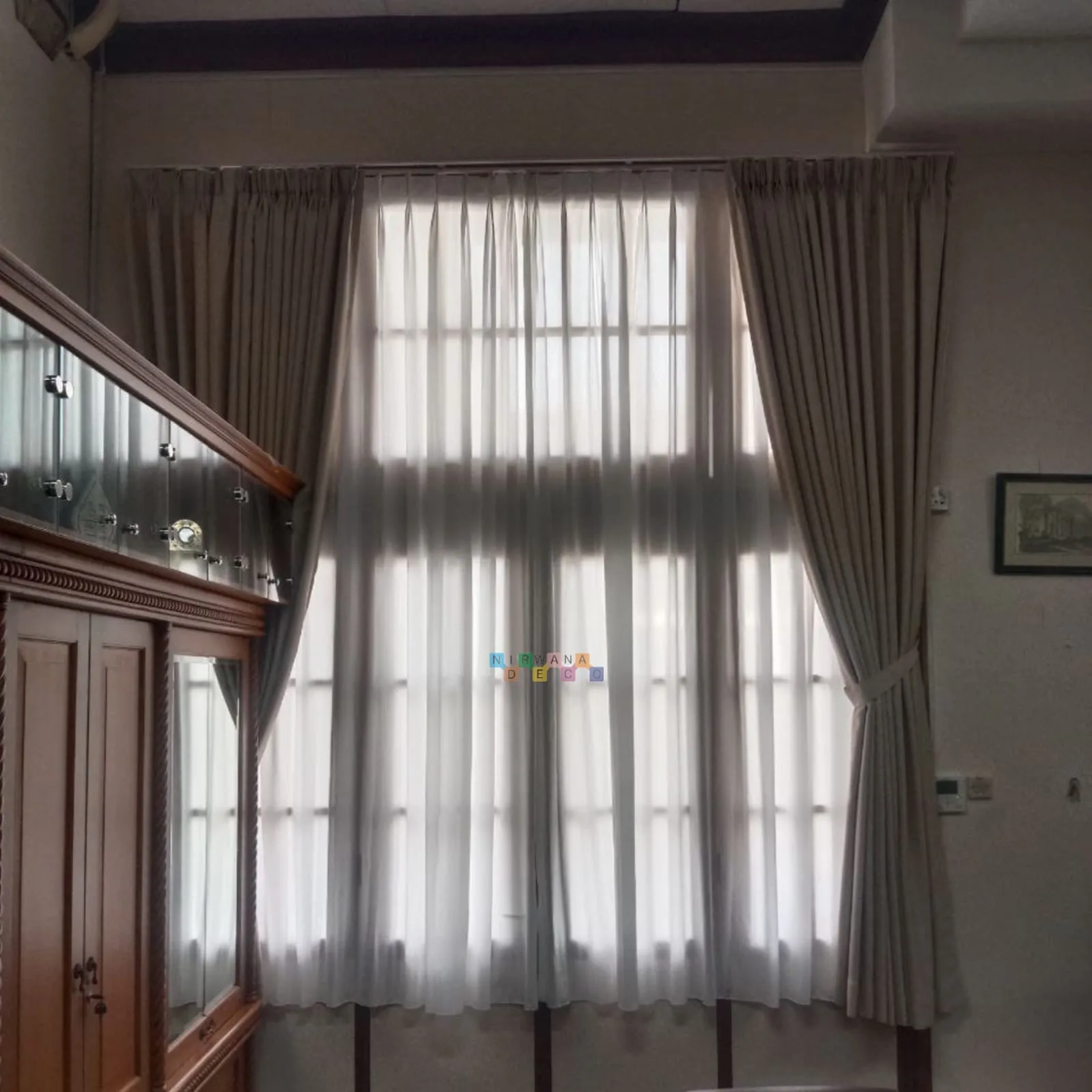 Proyek Pemasangan Gorden Di Kantor Pusat Universitas Gadjah Mada, Yogyakarta
