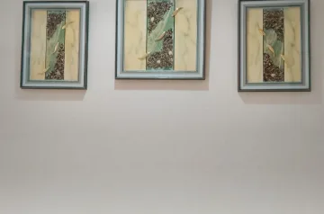 Pemasangan Wallpaper di Perum Chofa Surabaya oleh Nirwana Deco Surabaya