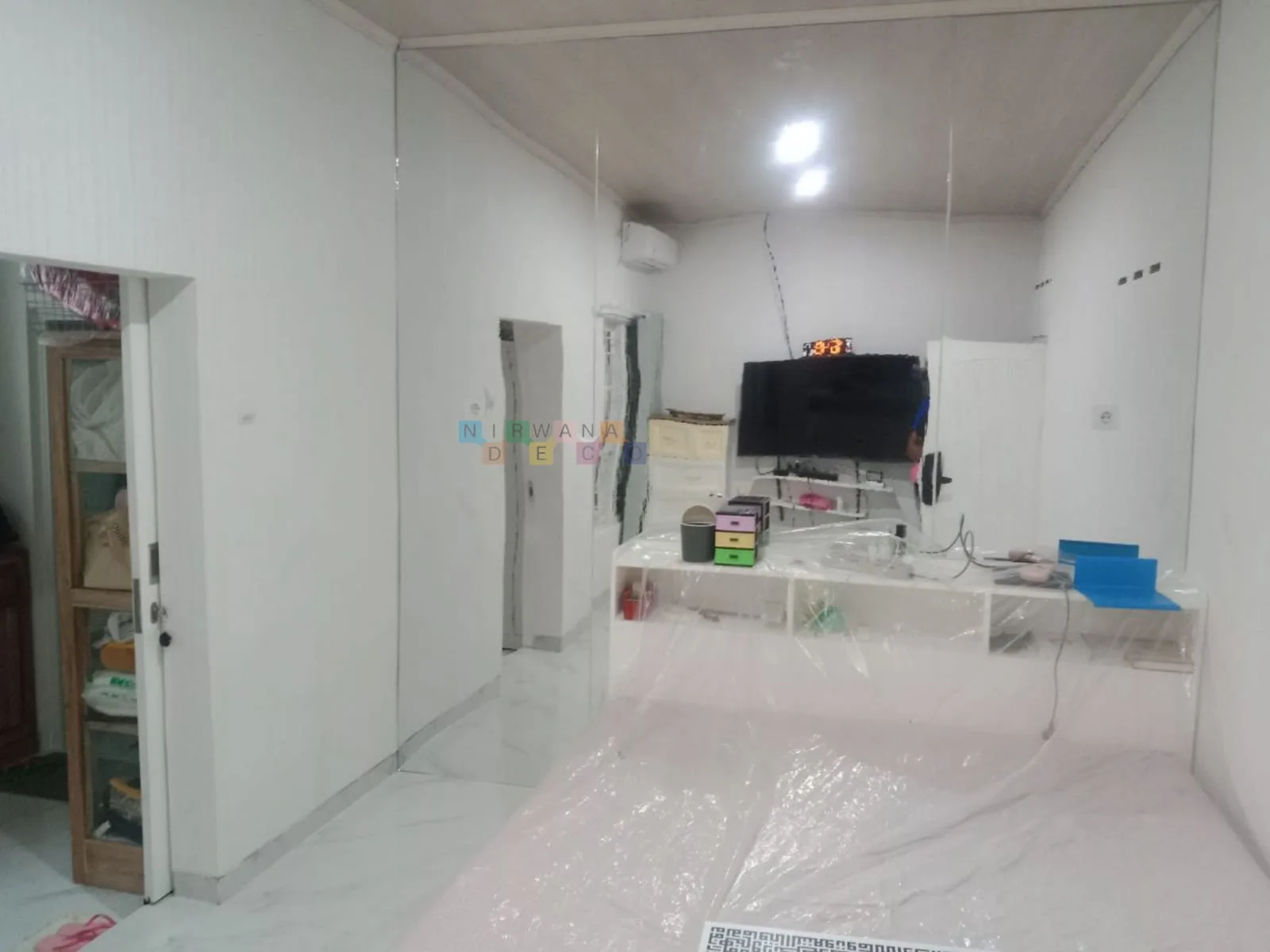 Proyek Pemasangan PVC Mirror Board Di Jalan Monjali, Yogyakarta