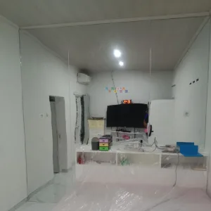 Proyek Pemasangan PVC Mirror Board Di Jalan Monjali, Yogyakarta